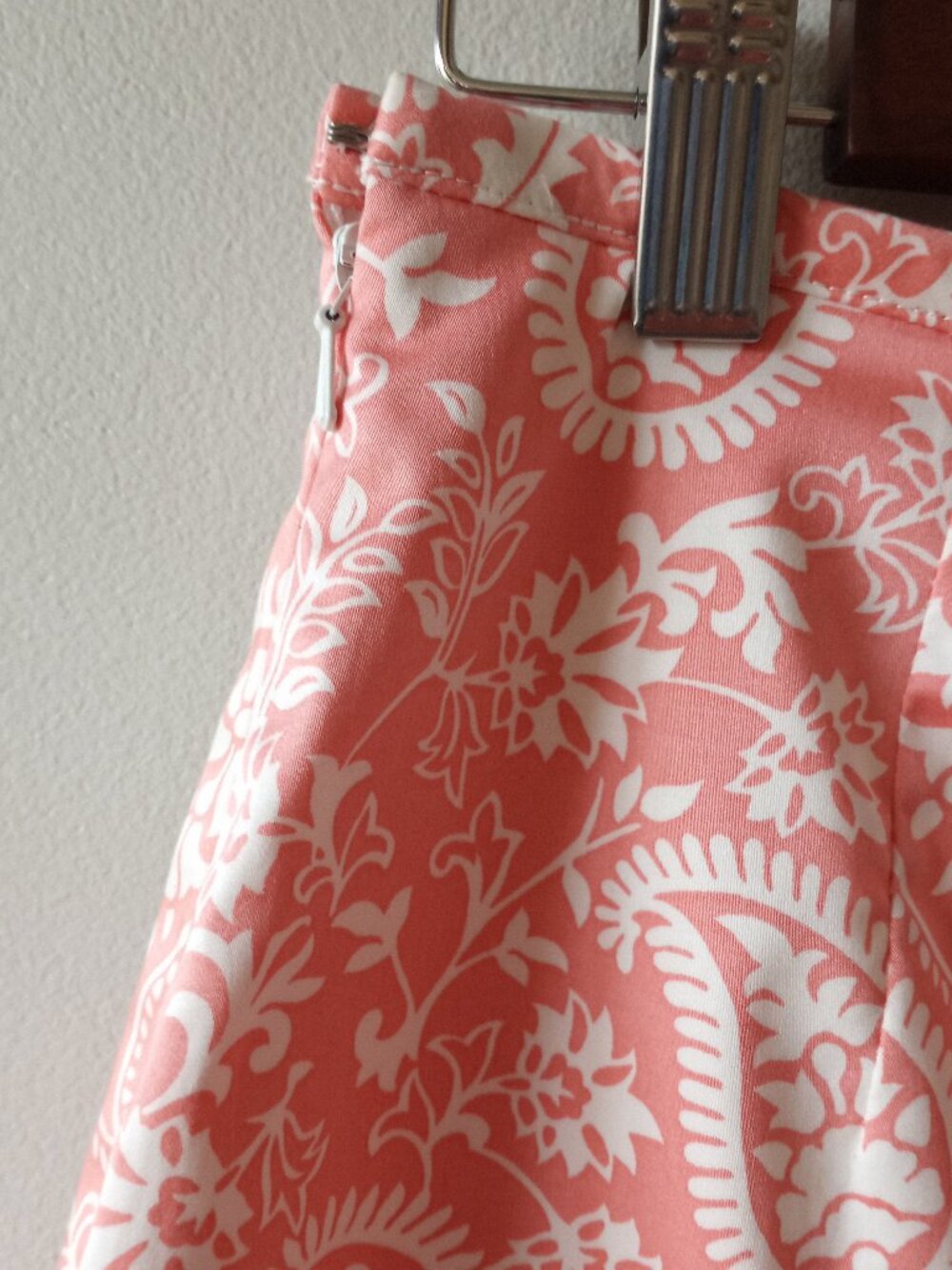 'Brooks Brothers' Paisley Skirt Size 6 Lined Pale Pink/White EUC - Picture 2 of 5
